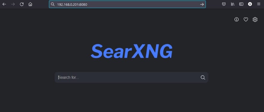 لقطة شاشة من محرك البحث SearXNG مفتوح المصدر يعرض نتائج مجمعة من عدة مصادر مع الحفاظ على سرية المستخدم