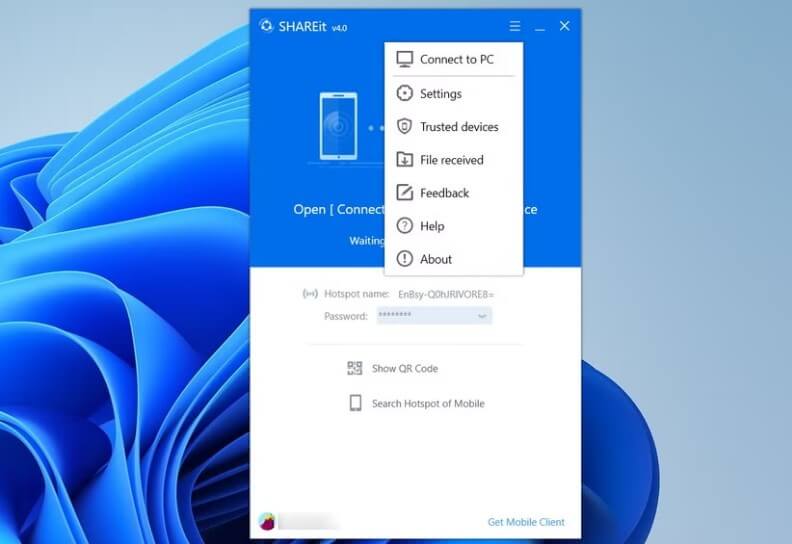واجهة برنامج SHAREit على الكمبيوتر تُظهر خيارات الاتصال السريع مع الهواتف والأجهزة الأخرى لنقل الملفات بسهولة عبر الواي فاي بدون كابل.